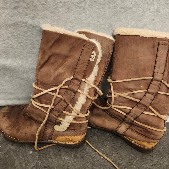 UGG Leather Boots Women's 8 Brown Sheepskin Lining S/N 1634 F80070 - Picture 6 of 11